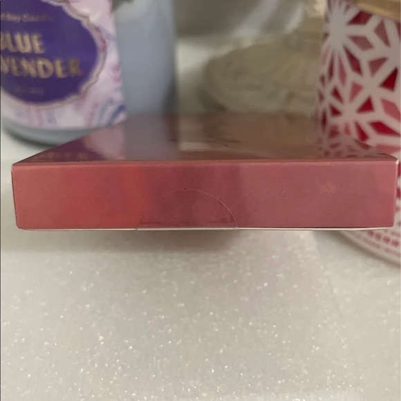 Wander Beauty pallet - Picture 2 of 3